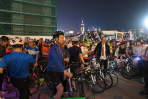 Daniel YM Chan - Dennis Kwok and the crowd at the start - 2276